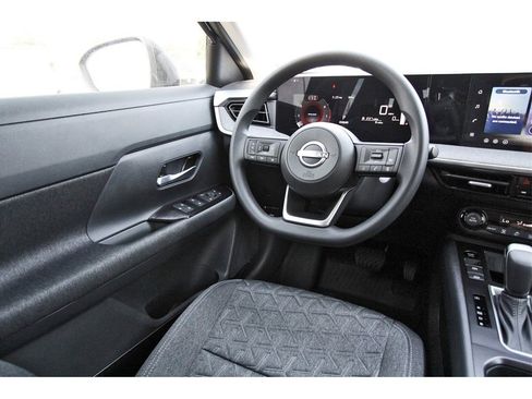 New 2026 Nissan Kicks SV image 8