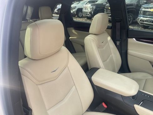 Used 2017 Cadillac XT5 Premium Luxury w/ Driver Assist Package image 38