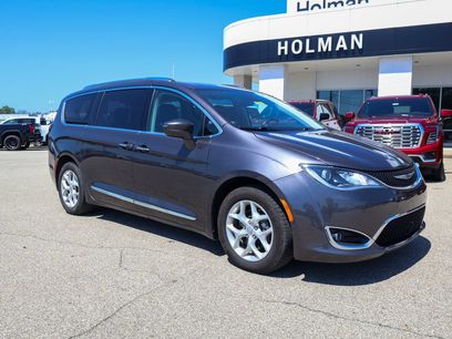 Used 2017 Chrysler Pacifica Touring-L Plus