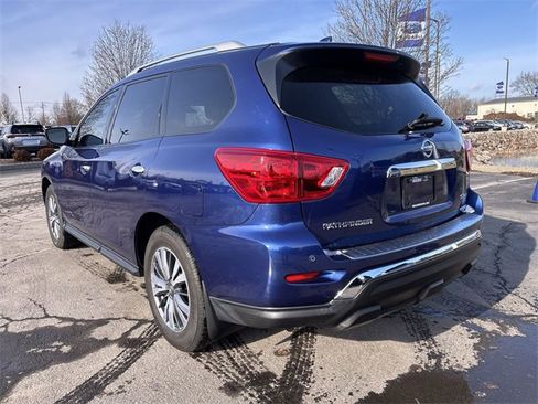 Used 2020 Nissan Pathfinder SV w/ Cargo Package image 9