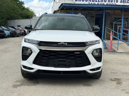 Used 2023 Chevrolet TrailBlazer RS w/ Sun and Liftgate Package FWD image 2