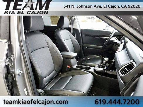 Certified 2025 Kia Seltos EX w/ EX Sunroof Package image 13
