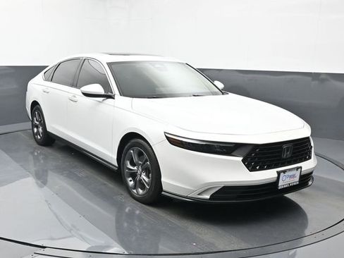 Used 2023 Honda Accord EX image 7