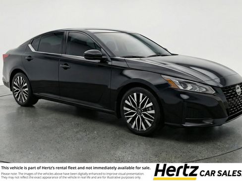 Used 2025 Nissan Altima 2.5 SV FWD image 1