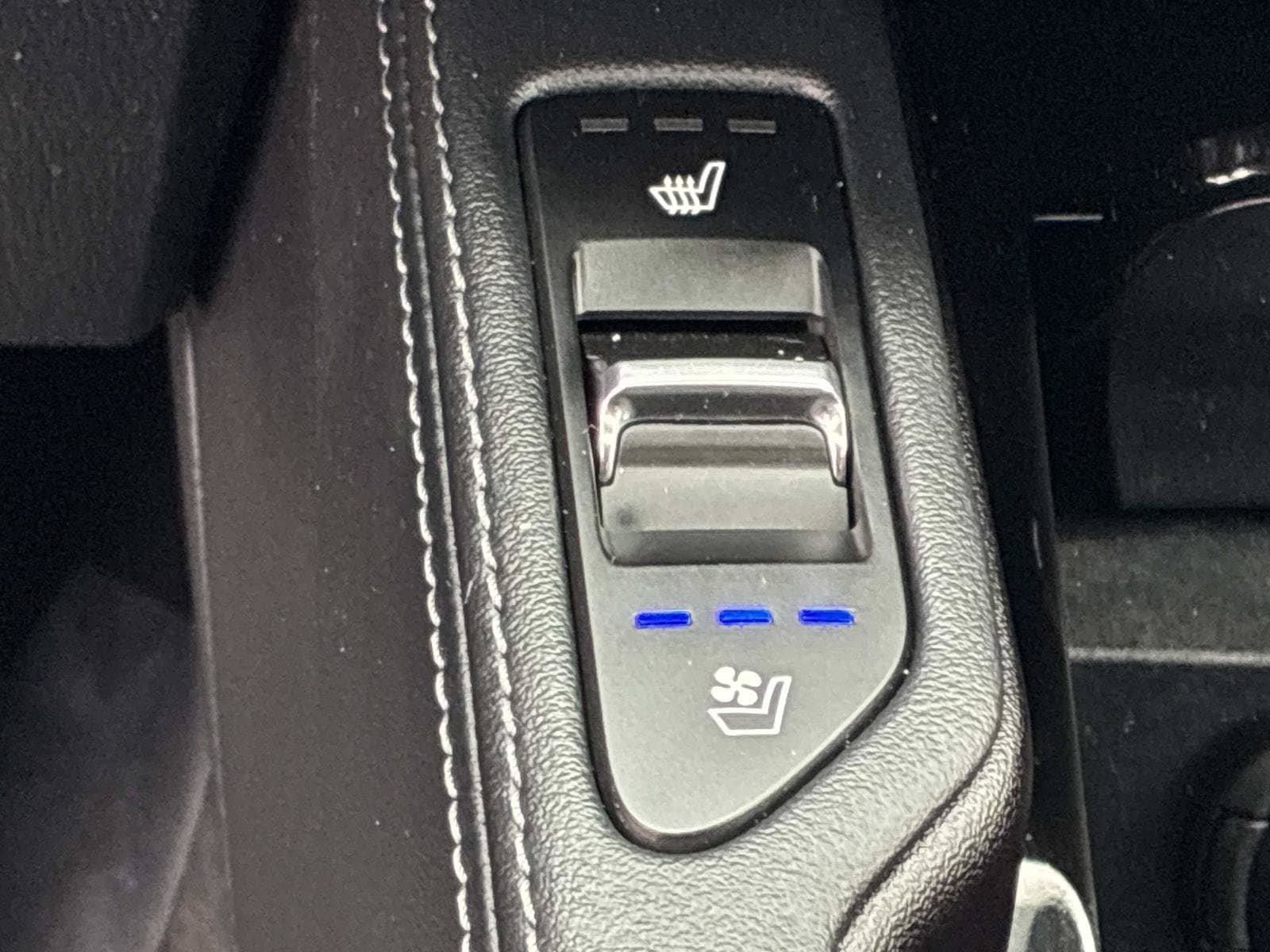 Used 2025 Kia Telluride EX X-Line AWD/4WD image 31