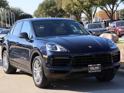 Used 2020 Porsche Cayenne image 2