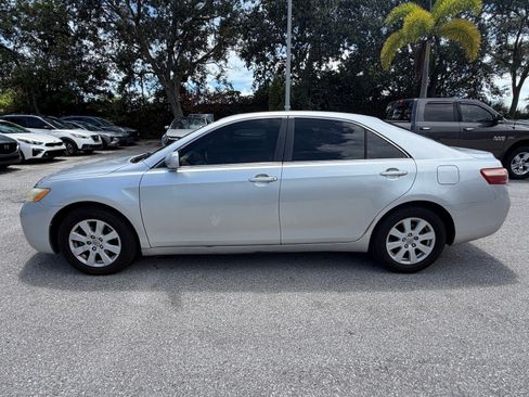 Used 2008 Toyota Camry XLE w/ Leather Pkg FWD image 4