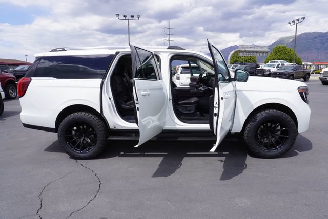 Used 2025 Ford Expedition Max Platinum w/ Platinum Ultimate Package AWD/4WD image 28