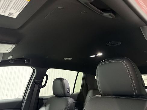 New 2026 Chevrolet Traverse LT w/ Driver Confidence Package FWD image 19