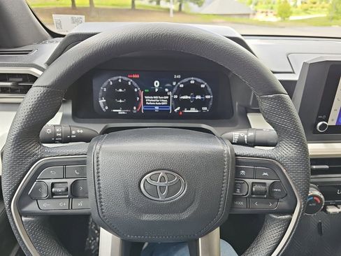 Used 2024 Toyota Tacoma TRD Off-Road AWD/4WD image 23