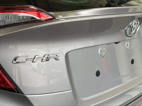 Used 2019 Toyota C-HR XLE image 27