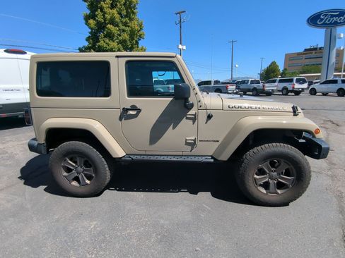 Used 2018 Jeep Wrangler Sport AWD/4WD image 2