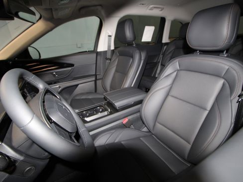 New 2026 Lincoln Nautilus Premier w/ Jet Appearance Package image 3