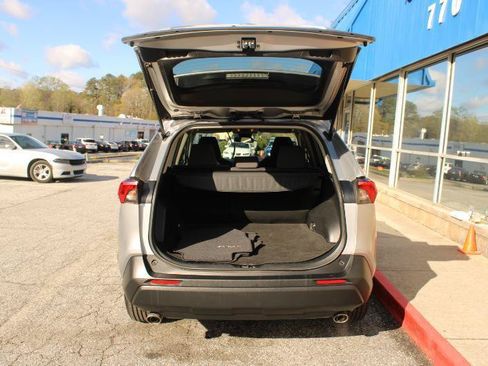 Used 2020 Toyota RAV4 XLE FWD image 14
