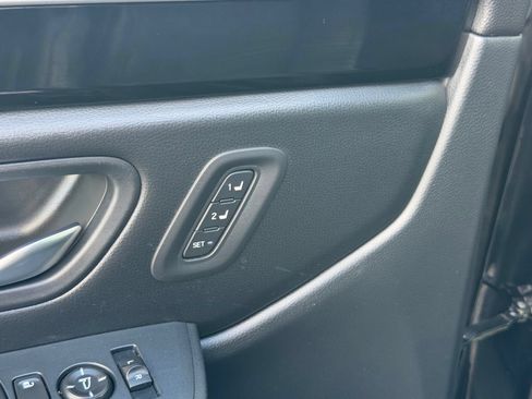 Used 2025 Honda Pilot EX-L image 15