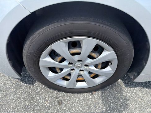Used 2022 Toyota Corolla LE FWD image 13