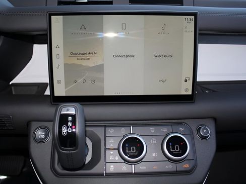 New 2025 Land Rover Defender 130 X-Dynamic SE image 24