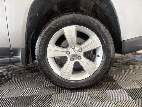 Used 2016 Jeep Compass Latitude AWD/4WD image 19