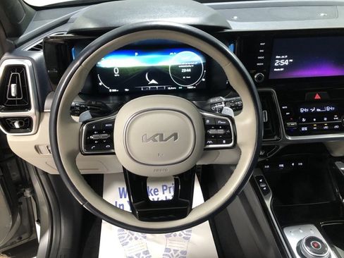 Used 2023 Kia Sorento SX Prestige image 25