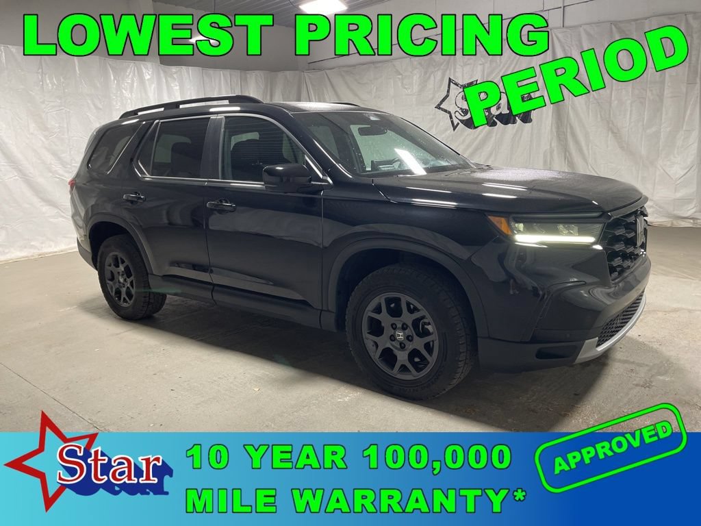 Used 2025 Honda Pilot TrailSport image 1