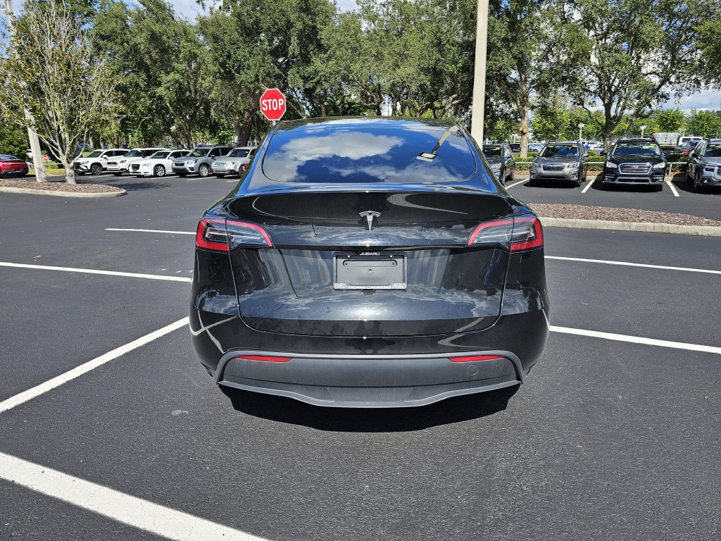Used 2025 Tesla Model Y Long Range RWD image 4