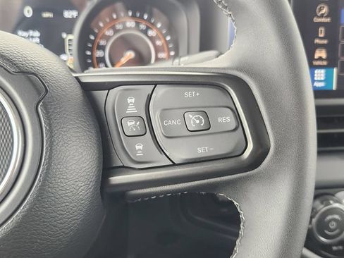 Used 2026 Jeep Gladiator Mojave AWD/4WD image 25