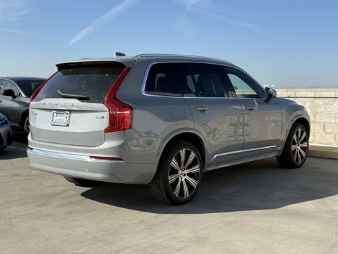Used 2024 Volvo XC90 B5 Plus image 11