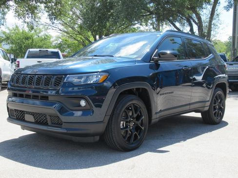 New 2026 Jeep Compass Latitude AWD/4WD image 3