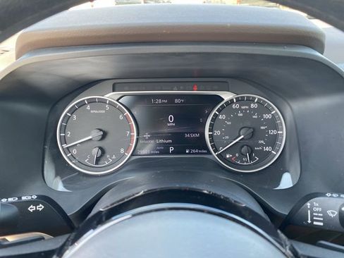 Used 2023 Nissan Rogue SV image 16