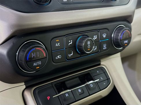 Used 2021 GMC Acadia Denali w/ Denali Ultimate Package image 17