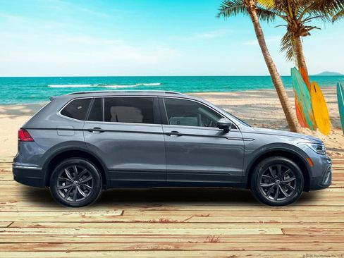 Used 2022 Volkswagen Tiguan SE image 7