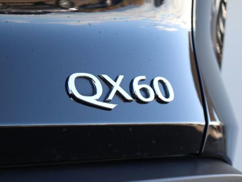 Certified 2025 INFINITI QX60 Luxe w/ Vision Package image 30