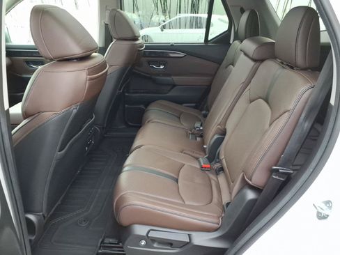 Certified 2025 Honda Pilot Elite image 8