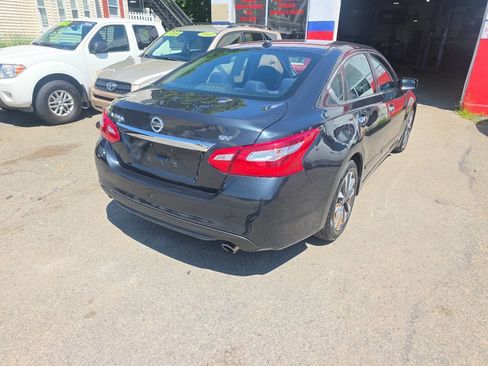 Used 2016 Nissan Altima 2.5 SV FWD image 4