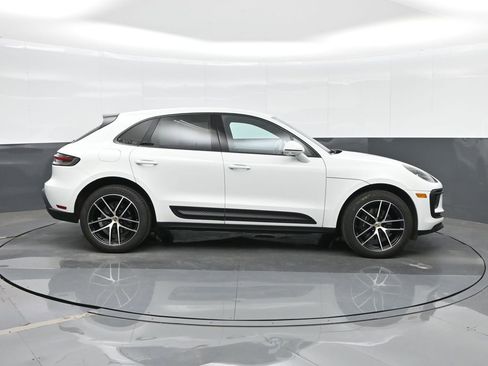 Certified 2023 Porsche Macan AWD/4WD image 10