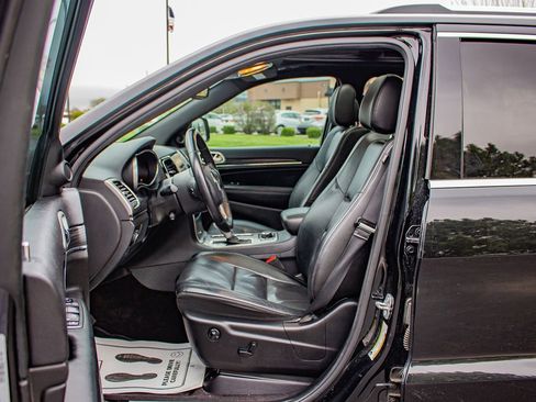 Used 2019 Jeep Grand Cherokee Limited w/ Luxury Group II image 12