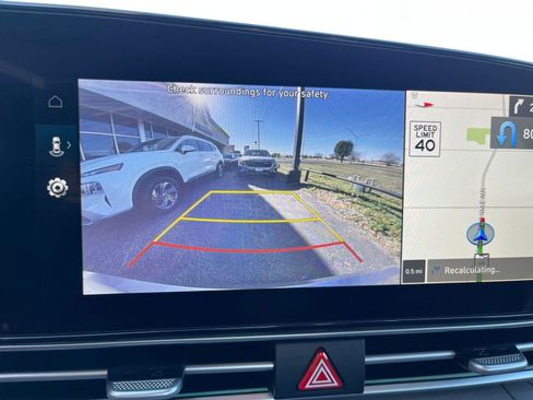 Used 2025 Hyundai Elantra SEL image 23