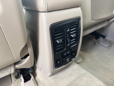 Used 2014 Jeep Grand Cherokee Overland w/ Advanced Technology Group image 16