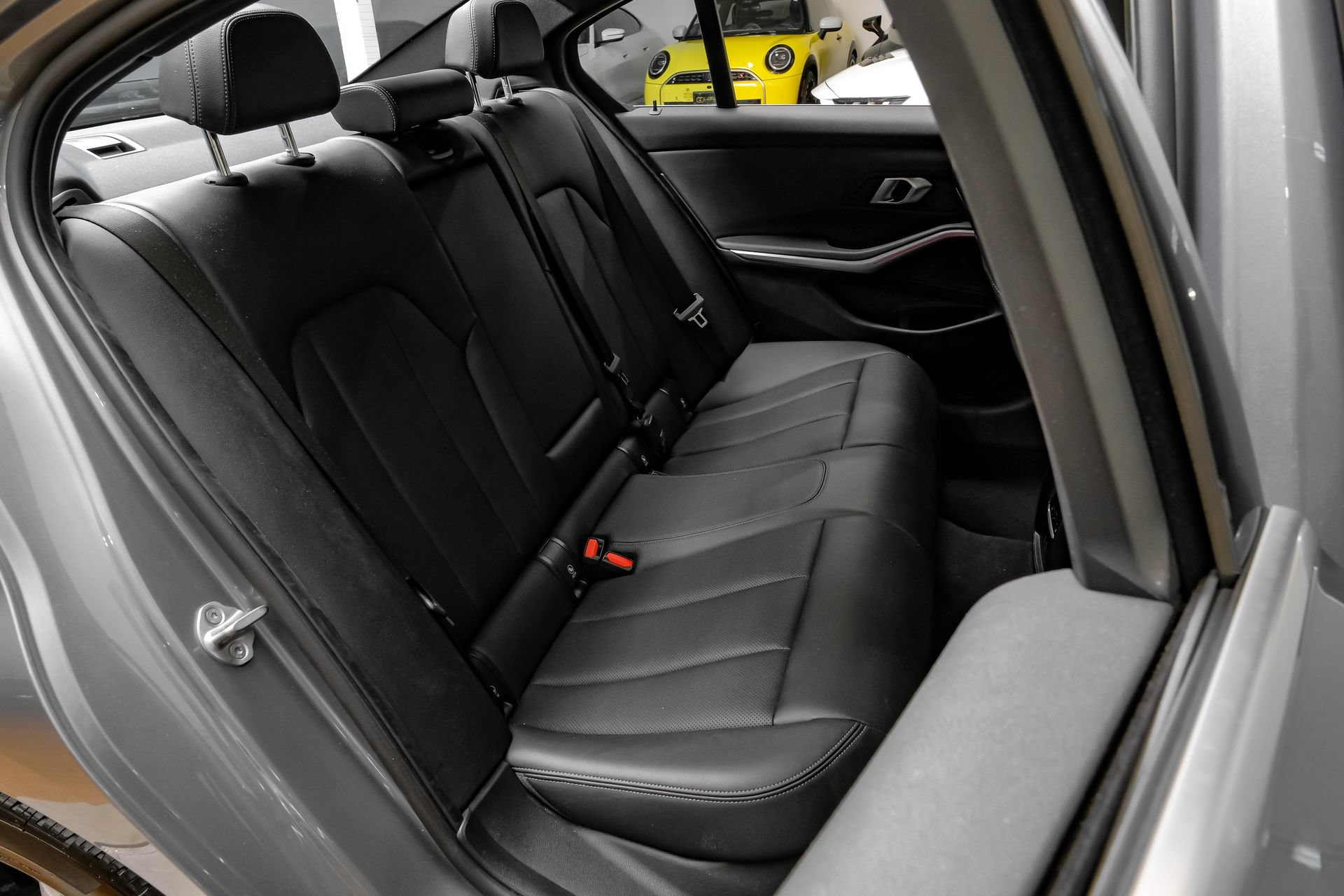 Used 2025 BMW 330i Sedan RWD image 36