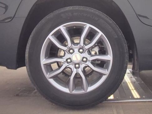 Used 2024 GMC Terrain SLT image 18