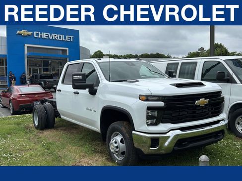 New 2026 Chevrolet Silverado 3500 W/T AWD/4WD image 1