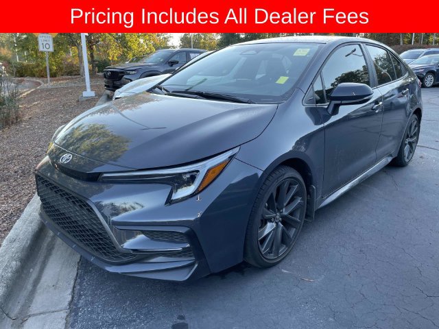 Used 2025 Toyota Corolla SE w/ Convenience Package FWD image 1