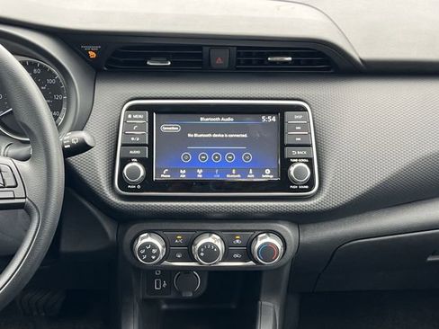 New 2025 Nissan Kicks Play S image 3