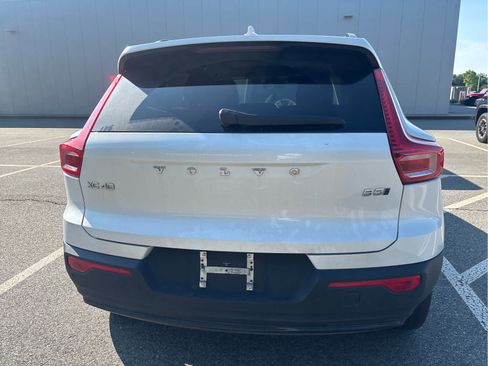 Used 2024 Volvo XC40 B5 Core w/ Protection Package Premier AWD/4WD image 5
