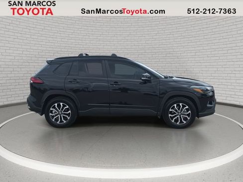 Used 2026 Toyota Corolla Cross SE image 4