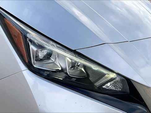 Used 2018 Nissan Leaf SV w/ SV Technology Package image 30