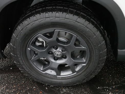 Certified 2025 Honda Pilot TrailSport image 15