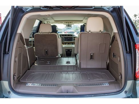 Used 2024 GMC Yukon Denali w/ Advanced Technology Package AWD/4WD image 13