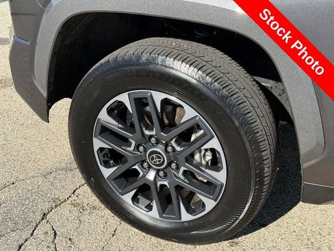 Used 2024 Toyota Tundra Limited AWD/4WD image 10