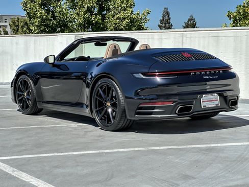 Used 2023 Porsche 911 Carrera image 3